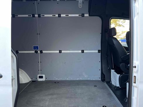 Used 2022 Mercedes-Benz Sprinter 1500 image 49