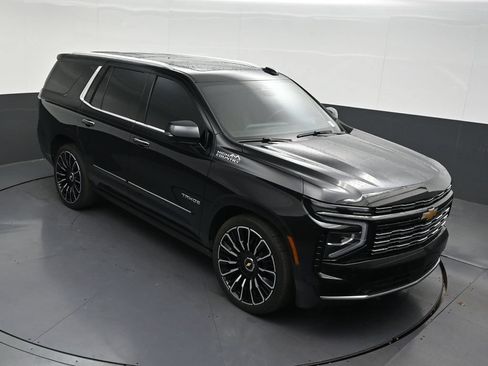 Used 2025 Chevrolet Tahoe High Country AWD/4WD image 23