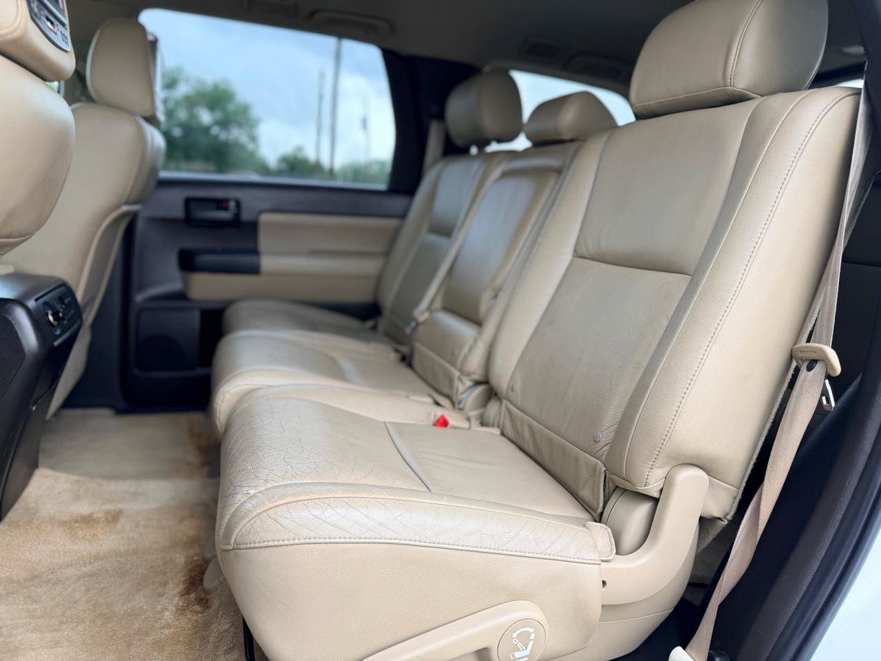 Used 2008 Toyota Sequoia SR5 w/ Moonroof & Roof Rack Pkg RWD image 14
