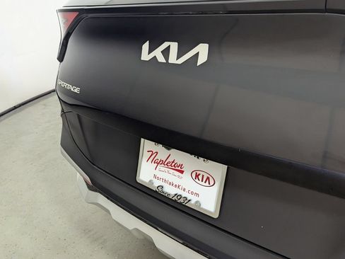 Used 2024 Kia Sportage EX FWD image 8