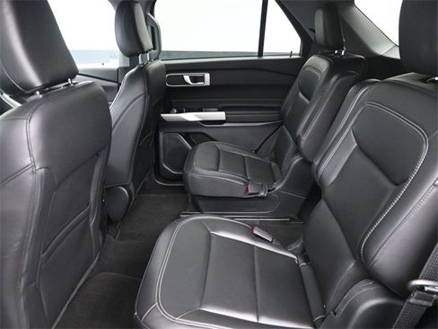 Used 2024 Ford Explorer XLT w/ Equipment Group 202A image 19