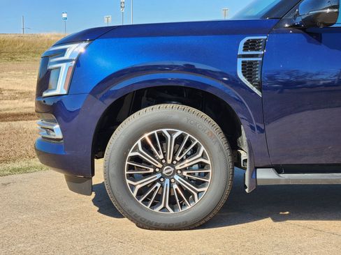 New 2025 Nissan Armada SL image 10