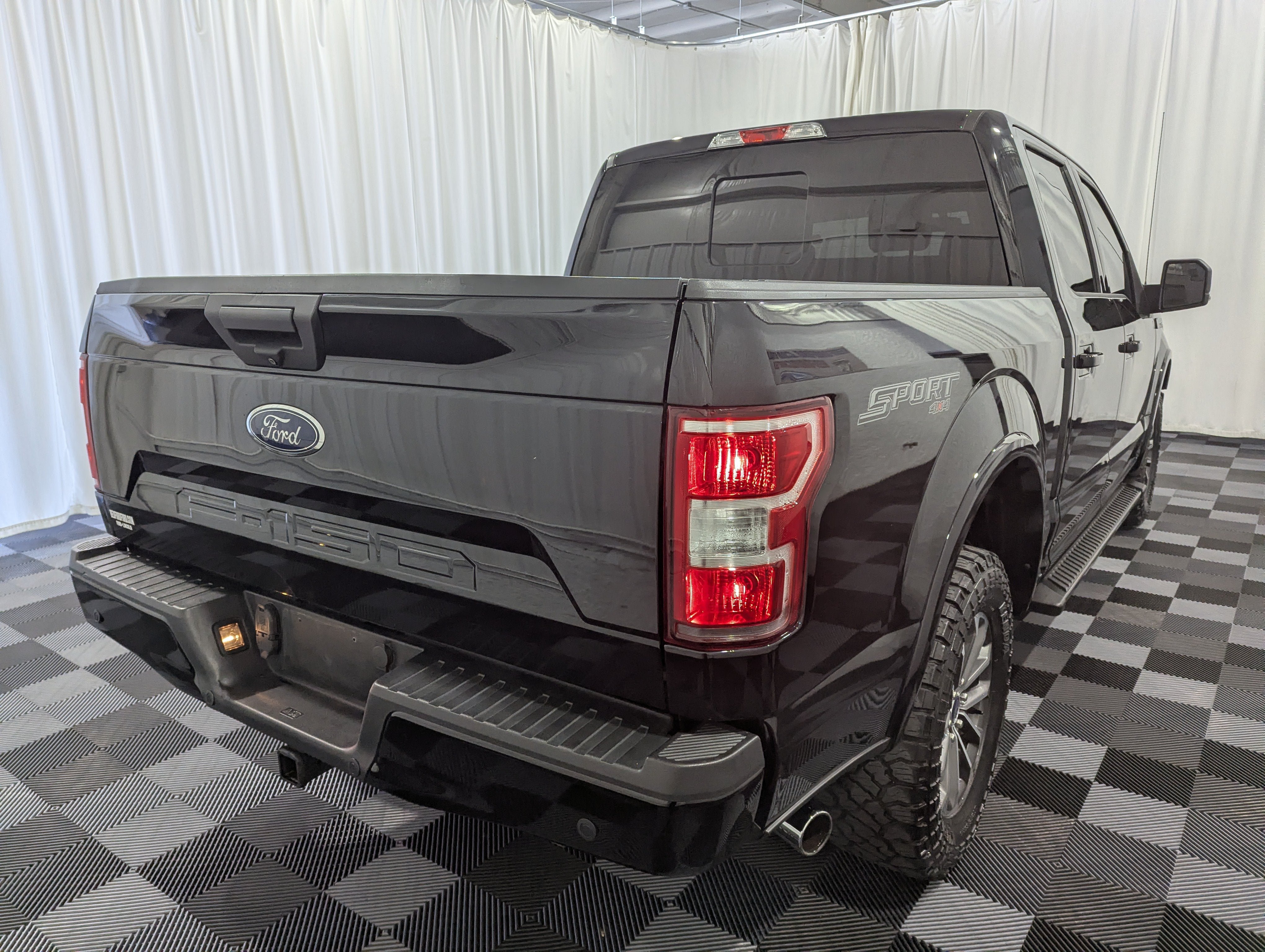 Used 2019 Ford F150 XLT w/ Equipment Group 302A Luxury AWD/4WD image 9