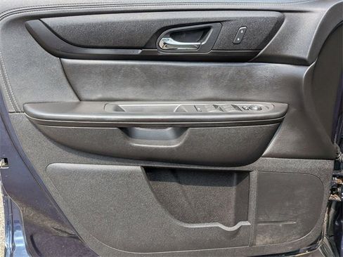 Used 2017 Chevrolet Traverse LT w/ Style and Technology Package image 14