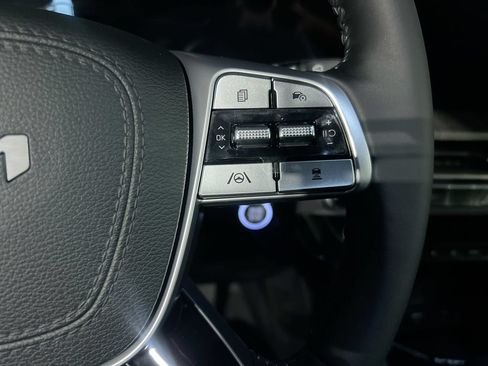 Used 2023 Kia Telluride EX w/ EX Captain's Chair Package FWD image 17