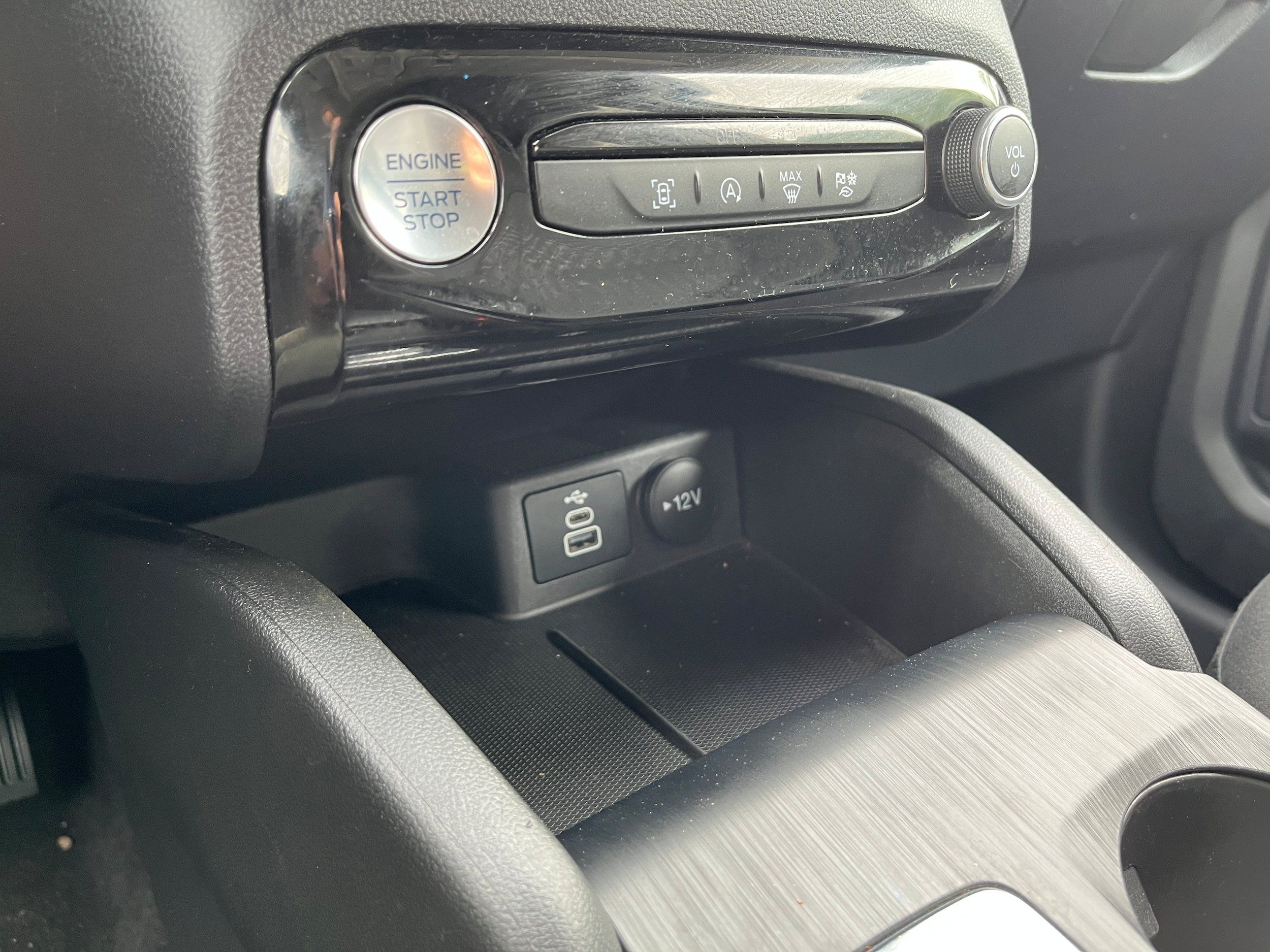 Used 2024 Ford Escape Active w/ Tech Pack #1 FWD image 17