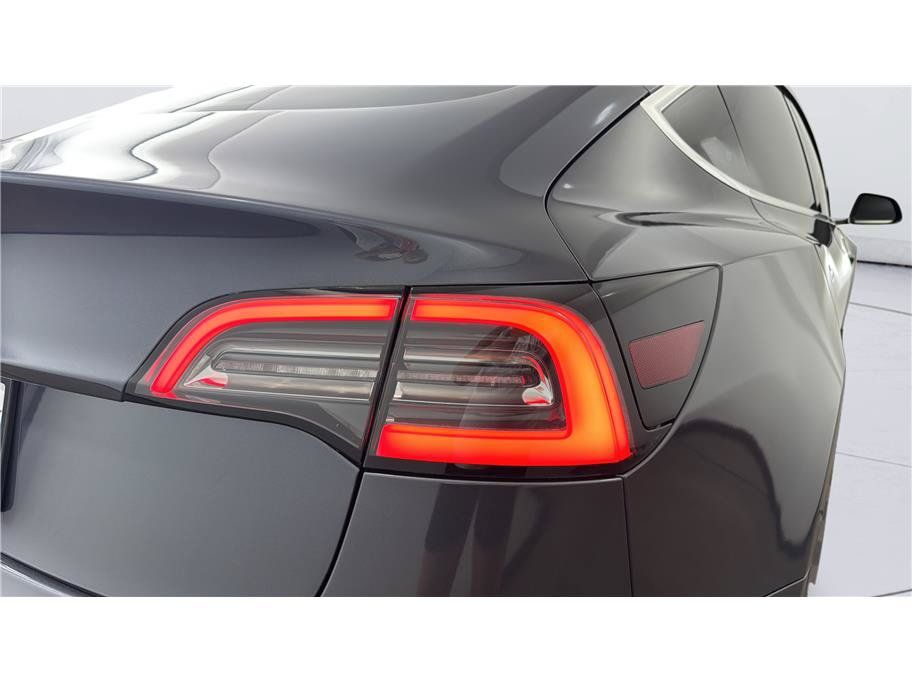 Used 2018 Tesla Model 3 Long Range RWD image 39