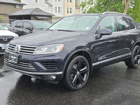Used 2016 Volkswagen Touareg Executive AWD/4WD image 7