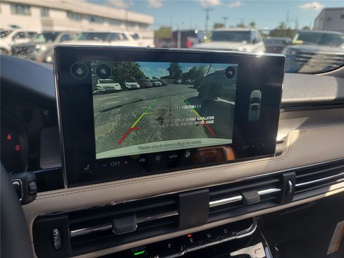 New 2026 Lincoln Corsair Premiere image 17