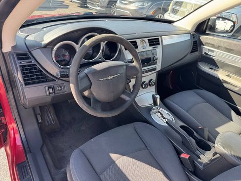 Used 2010 Chrysler Sebring Touring FWD image 10