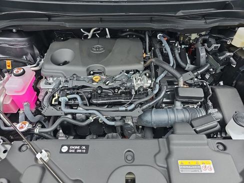 Used 2025 Toyota Sienna XLE image 36