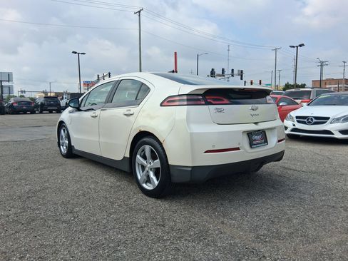 Used 2013 Chevrolet Volt Premium w/ Premium Trim Package FWD image 9