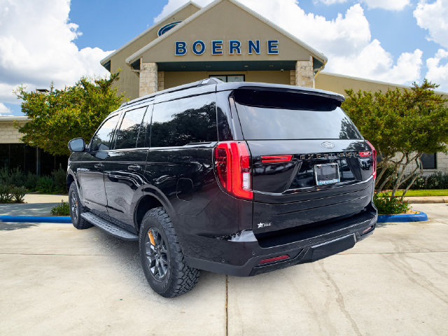 Used 2025 Ford Expedition Tremor AWD/4WD image 3