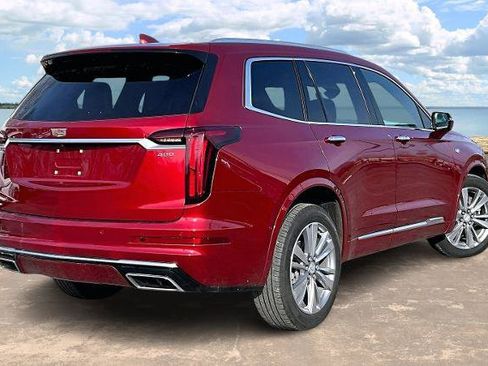 Used 2023 Cadillac XT6 Premium Luxury w/ Technology Package image 6