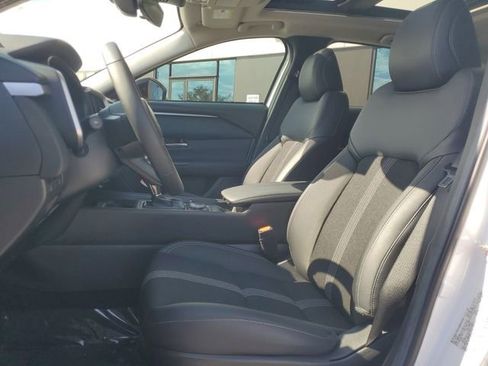 Certified 2025 MAZDA CX-50 AWD 2.5 S w/ Premium Package image 18