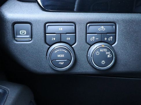 Used 2024 Chevrolet Silverado 3500 LT w/ Z71 Off-Road Package image 12