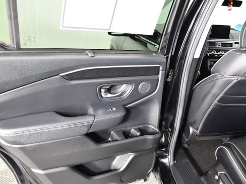 Certified 2025 Honda Pilot Elite image 46