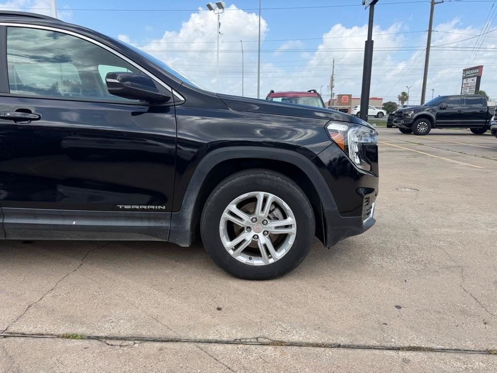 Used 2023 GMC Terrain SLE w/ Driver Convenience Package FWD image 5
