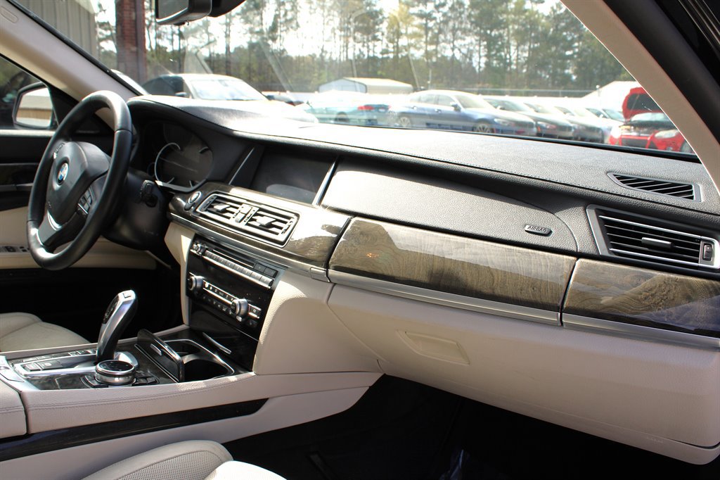 Used 2014 BMW 740Li RWD image 18