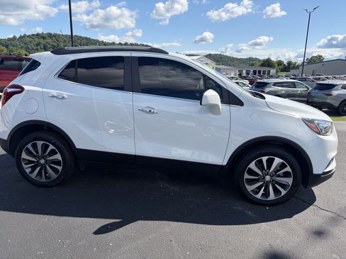 Used 2022 Buick Encore Preferred w/ Safety Package AWD/4WD image 6