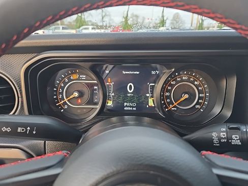 Used 2024 Jeep Wrangler Unlimited Rubicon image 11