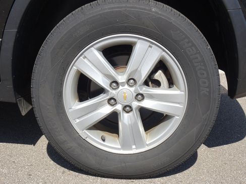 Used 2021 Chevrolet Trax LS w/ Tint and Cruise Package AWD/4WD image 10