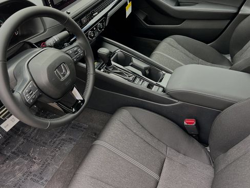Used 2025 Honda Accord Sport image 8