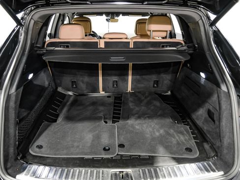 Used 2019 Porsche Cayenne Sport Utility 4D image 56