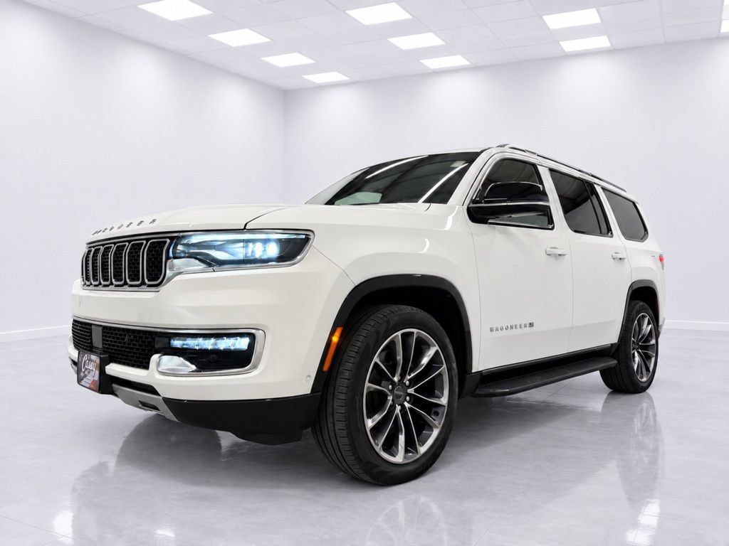 Used 2023 Jeep Wagoneer Series II w/ Premium Group I AWD/4WD image 4
