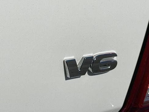 Used 2017 Toyota Tacoma SR5 image 16