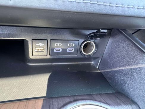 Used 2023 Toyota Highlander Limited image 36