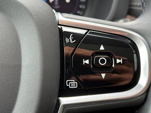 Used 2023 Volvo XC60 B5 Ultimate w/ Protection Package Premier FWD image 29