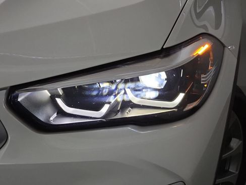 Used 2022 BMW X6 xDrive40i AWD/4WD image 33