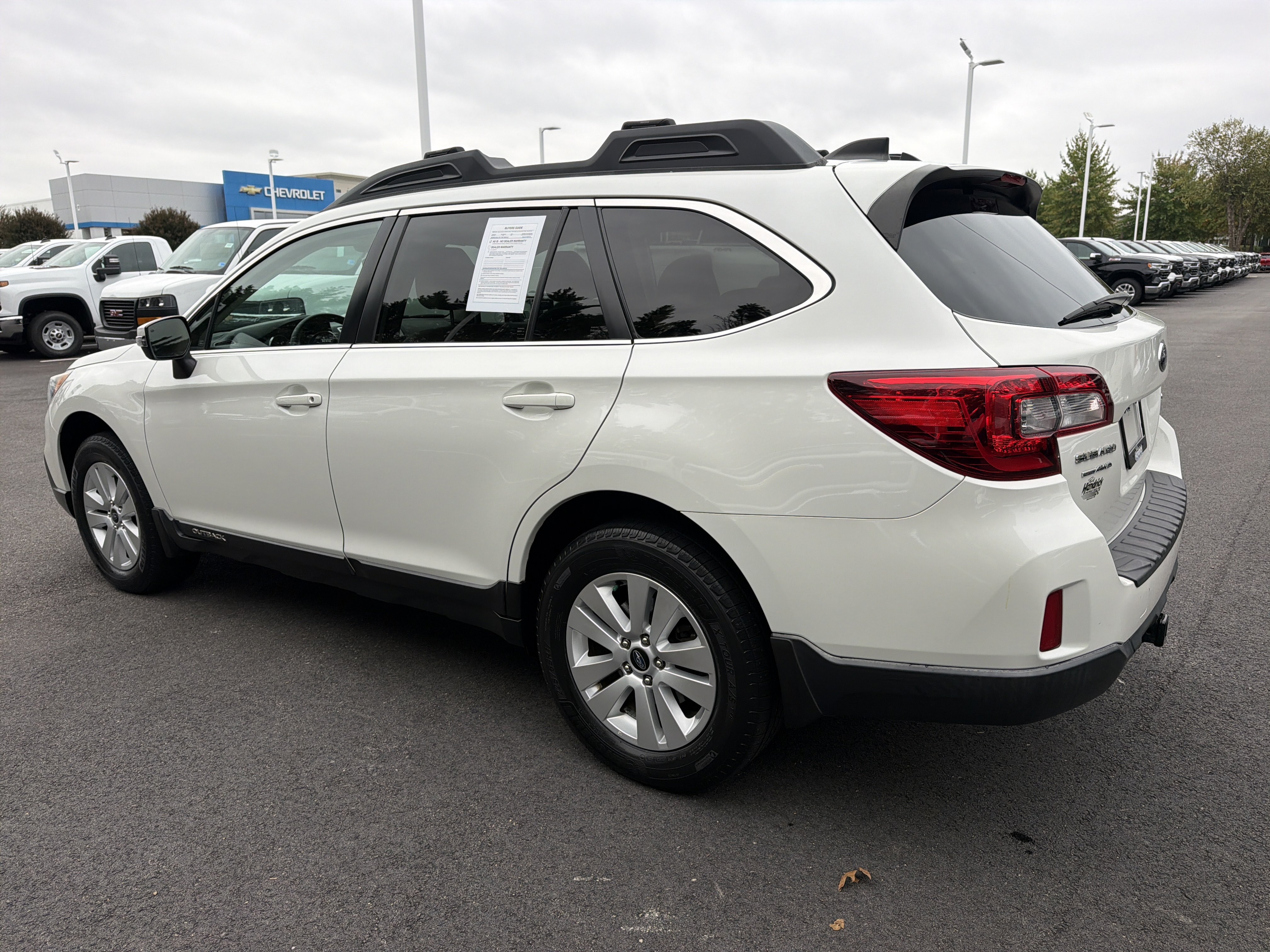 Used 2017 Subaru Outback 2.5i Premium AWD/4WD image 8