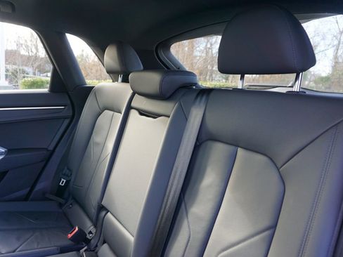 Used 2022 Audi Q3 2.0T Premium image 14