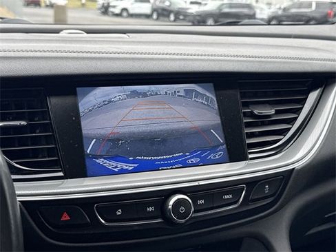 Used 2018 Buick Regal Preferred w/ Sights and Sounds Package image 17