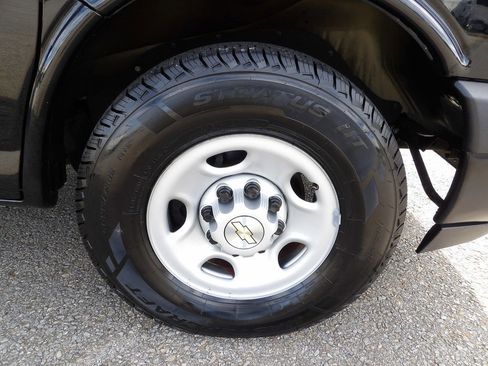 Used 2019 Chevrolet Express 3500 LS image 57