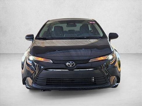 Used 2025 Toyota Corolla LE FWD image 2
