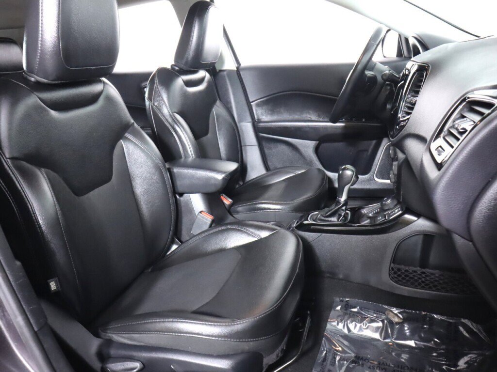 Used 2019 Jeep Compass Latitude AWD/4WD image 39