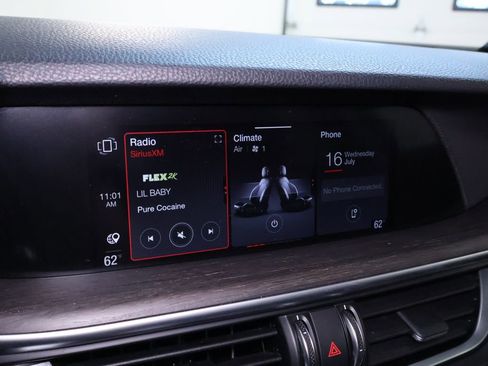 Used 2021 Alfa Romeo Stelvio Ti image 31