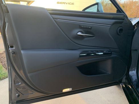 Used 2025 Lexus ES 350 w/ Premium Package image 14