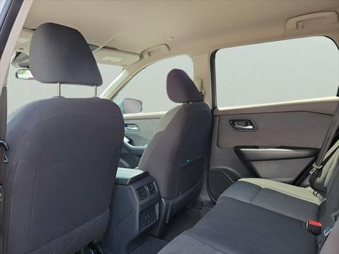 Used 2023 Nissan Rogue SV FWD image 11