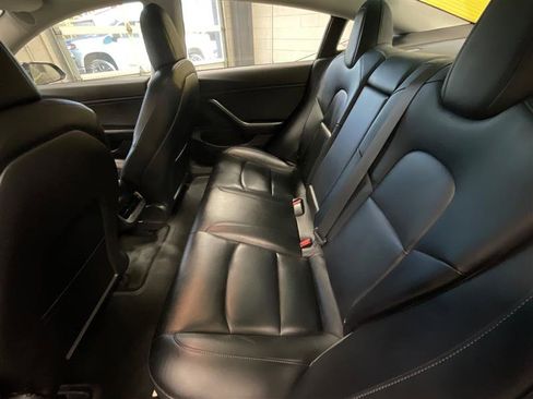 Used 2018 Tesla Model 3 Long Range image 13