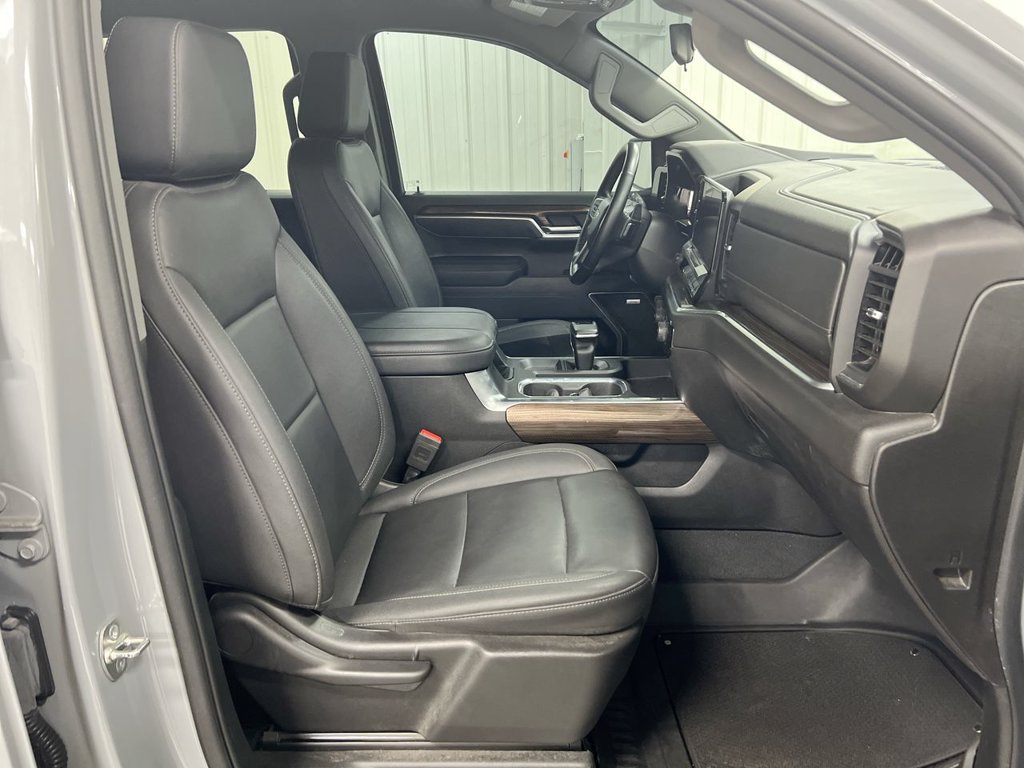 Used 2025 Chevrolet Silverado 1500 RST w/ Convenience Package II AWD/4WD image 22