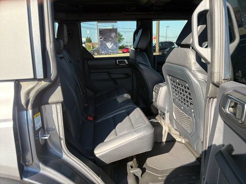 Used 2025 Ford Bronco Badlands AWD/4WD image 18