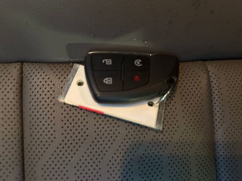 Used 2024 Chevrolet Colorado ZR2 w/ ZR2 Convenience Package III image 30