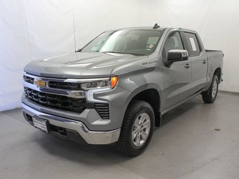 Used 2025 Chevrolet Silverado 1500 LT AWD/4WD image 6