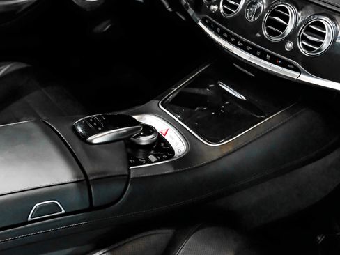 Used 2019 Mercedes-Benz S 560 Sedan image 22