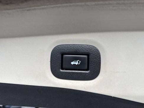 Used 2019 Nissan Rogue SV w/ Premium Package AWD/4WD image 10