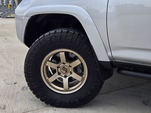 Used 2021 Toyota 4Runner TRD Off-Road image 38